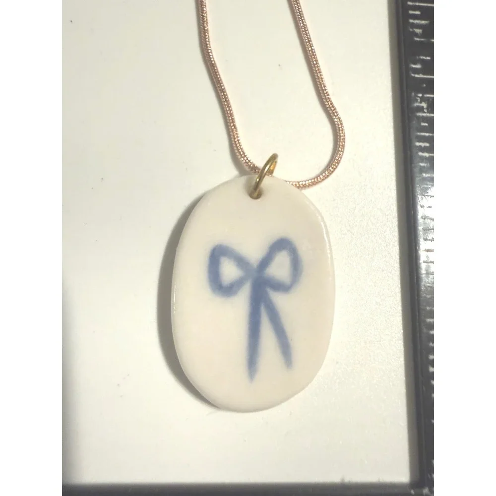 Handmade Ceramic Oval Pendant Necklace Blue Bow White Porcelain Gold Tone‎ Chain